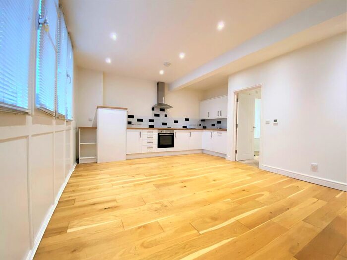 1 Bedroom Flat To Rent In Wharf Street, Godalming, GU7