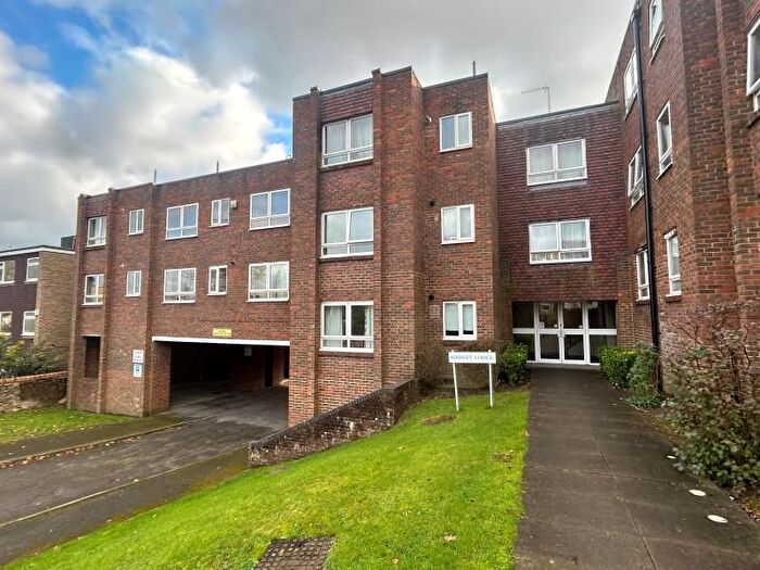 1 Bedroom Flat To Rent In Harvey Road, Guildford, GU1