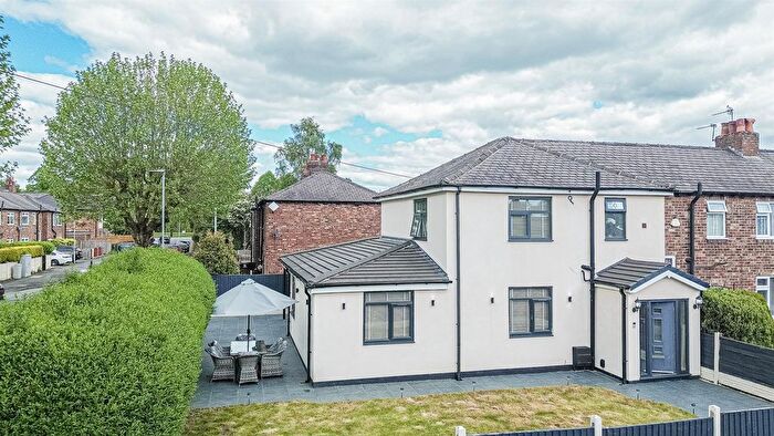 3 Bedroom End Of Terrace House For Sale In Myrtle Grove, Warrington, WA4
