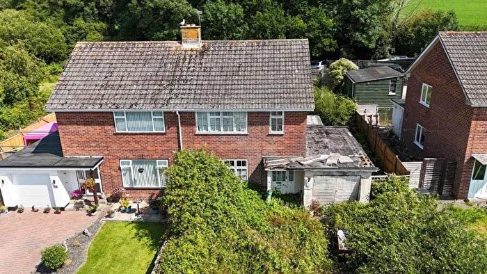 3 Bedroom Semi-Detached House For Sale In Cunningham Avenue, Axminster, EX13