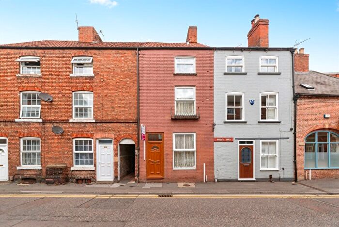 3 Bedroom Terraced House For Sale In Barnby Gate, Newark, NG24
