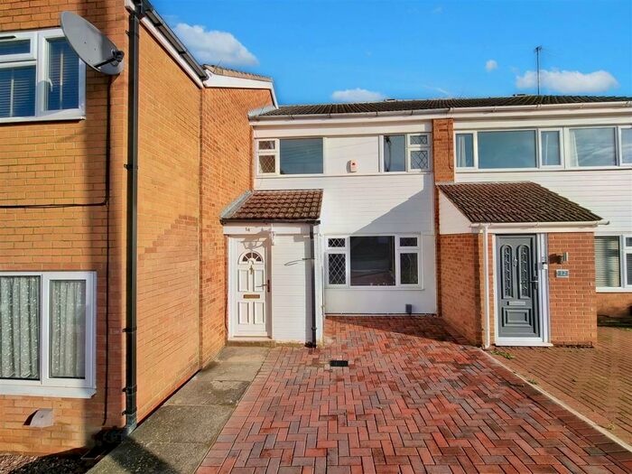 3 Bedroom Terraced House To Rent In Boughton Drive, Rushden, NN10