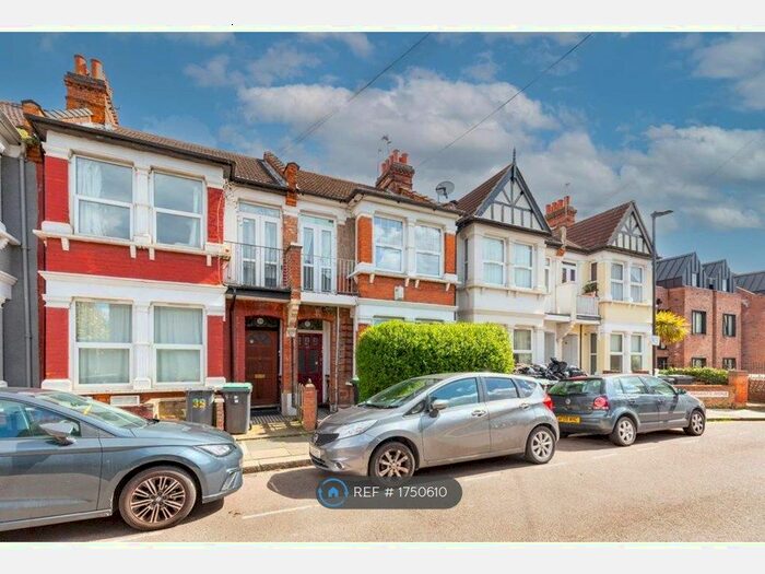 2 Bedroom Flat To Rent In St. Margarets Avenue, London, N15
