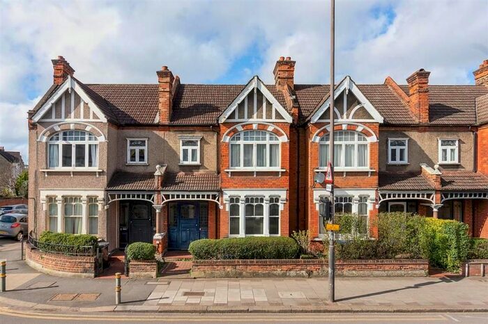 2 Bedroom Flat To Rent In Durnsford Road, Wimbledon Park, SW19