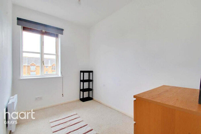 2 Bedroom Flat To Rent In Timber Court, Grays, RM17