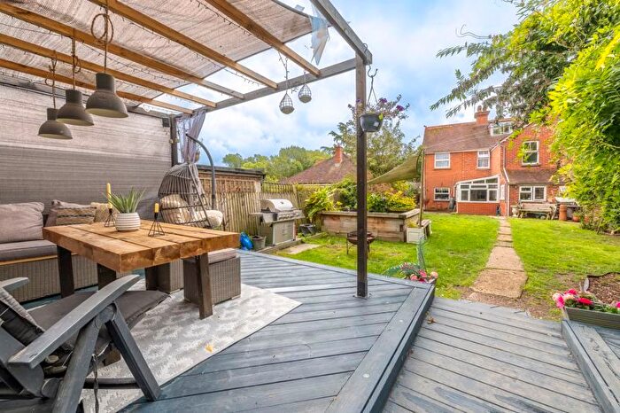 4 Bedroom Semi-Detached House For Sale In Horebeech Lane, Heathfield, TN21