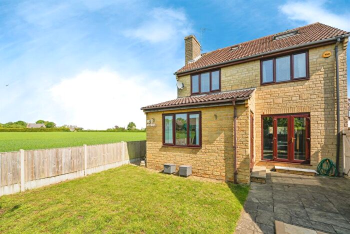 4 Bedroom Detached House For Sale In John Of Gaunt Road, Kempsford, Fairford, GL7