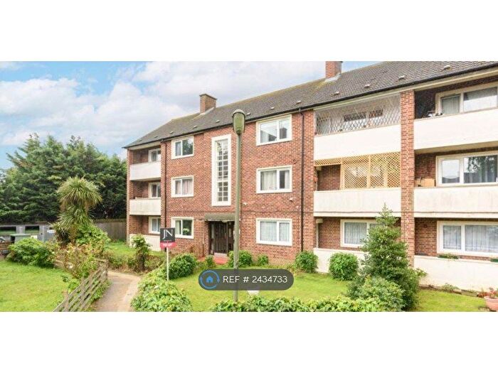 2 Bedroom Flat To Rent In Nelson Close, Walton-On-Thames, KT12