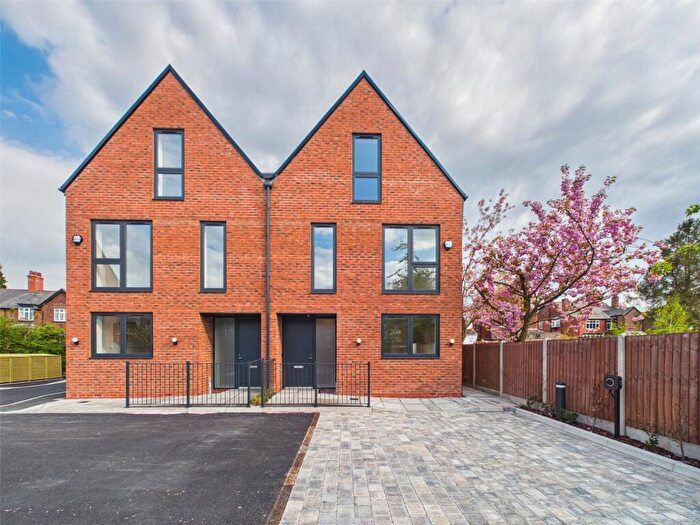 4 Bedroom Detached House For Sale In Mile End Close, Stockport, Greater Manchester, SK2