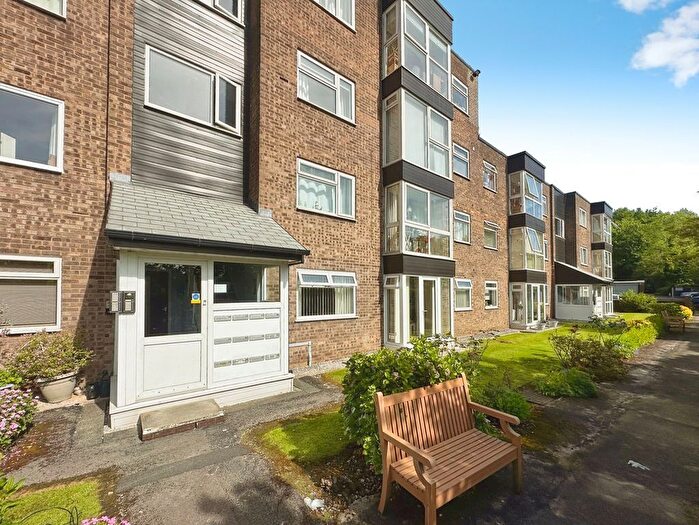 2 Bedroom Flat For Sale In Daisyfield Court, Bury, BL8