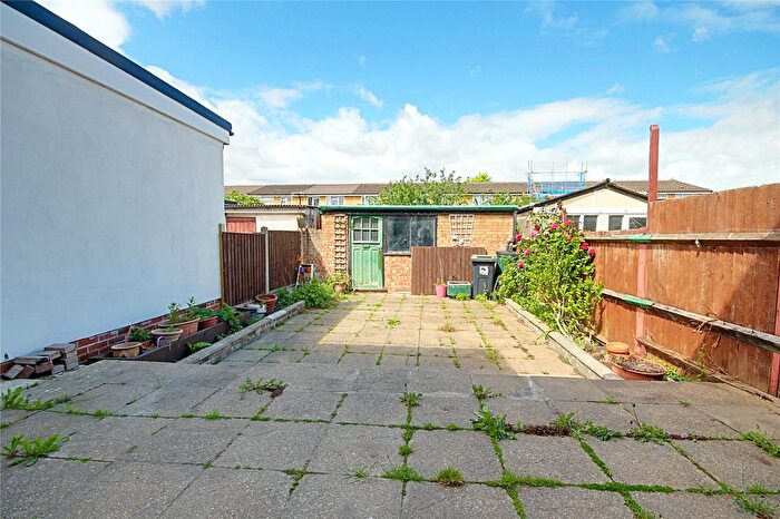3 Bedroom Terraced House To Rent In Tysoe Avenue, Enfield, London, EN3