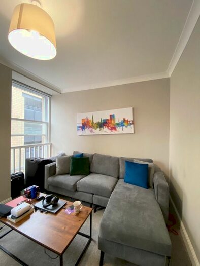 2 Bedroom Flat To Rent In Bank Street, City Centre, Dundee, DD1