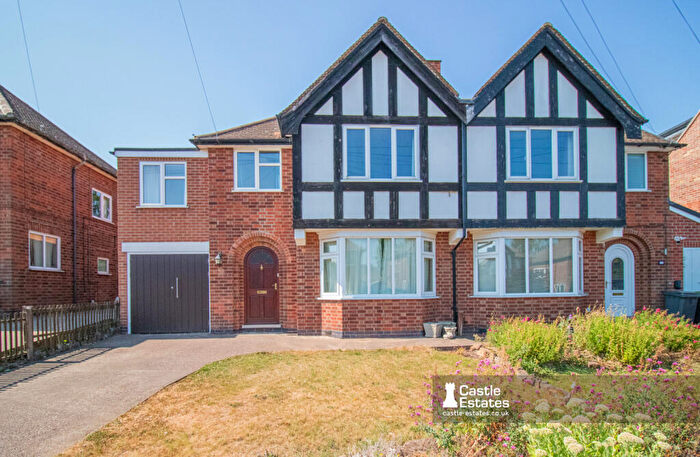 5 Bedroom Semi-Detached House For Sale In Woodland Grove, Beeston, NG9