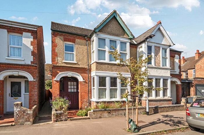 3 Bedroom Semi-Detached House For Sale In George Street, Bedford, MK40