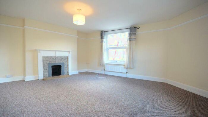 2 Bedroom Maisonette To Rent In Watlington Steet, Reading, RG1