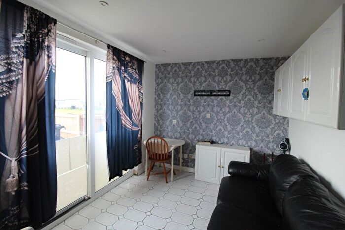 2 Bedroom Chalet For Sale In The Green, Bel Air Estate, Seawick, CO16