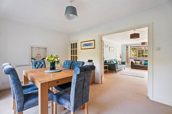 4 Bedroom Detached House For Sale In Amersham Road, Chalfont St Peter, SL9