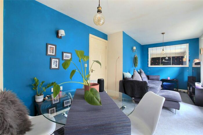 1 Bedroom Flat To Rent In Great Chart Street, Battersea, London, SW11