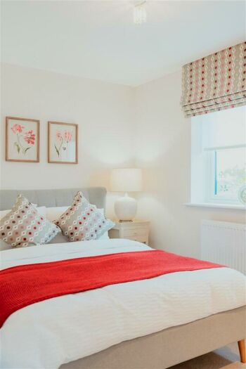 4 Bedroom Detached House For Sale In Stanbridge Road, Haddenham, Buckinghamshire, HP17