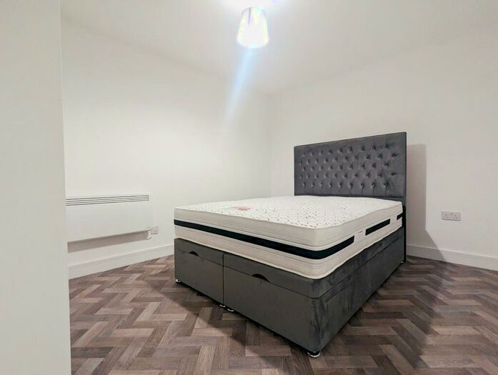 Flat To Rent In Station Road, HP13