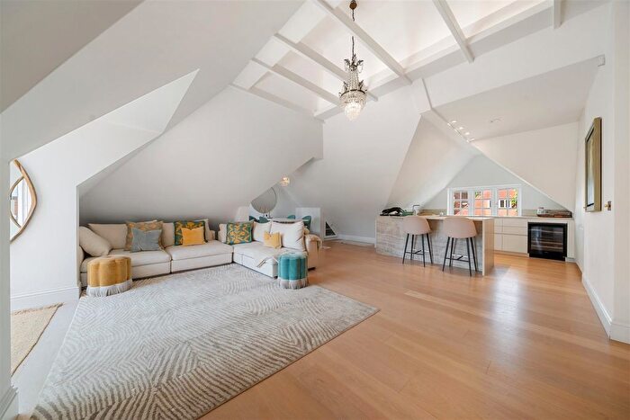 3 Bedroom Flat To Rent In Elsworthy Road, Hampstead, NW3