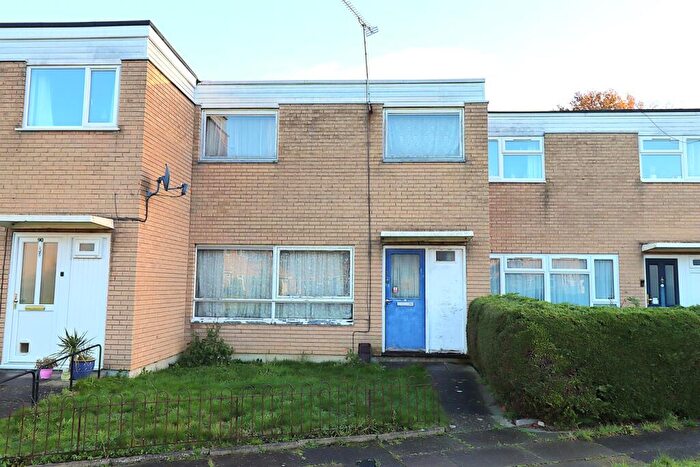 3 Bedroom Terraced House For Sale In Holywell Close, Farnborough, GU14