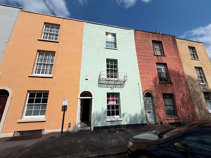 Terraced House For Sale In Dowry Place, Bristol, BS8