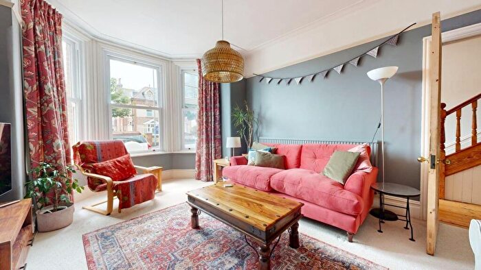 4 Bedroom Detached House For Sale In Spa Road, Weymouth, DT3