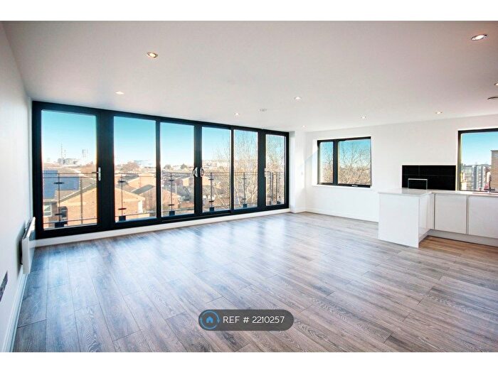 3 Bedroom Flat To Rent In Illustrious House, London, SE10