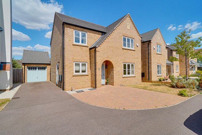 4 Bedroom Detached House For Sale In Fenstanton, Huntingdon, Cambridgeshire, PE28