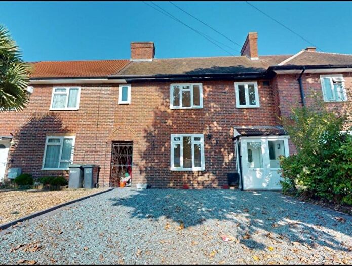 4 Bedroom Terraced House To Rent In Southend Lane London, SE6