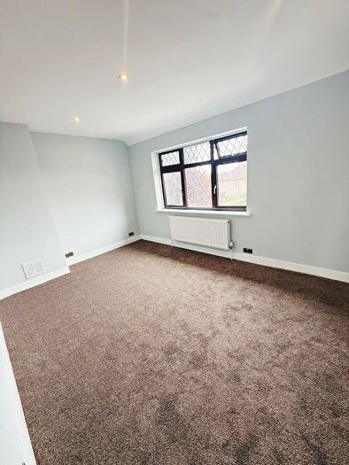 3 Bedroom Semi Detached House For Sale In Edgware, HA8