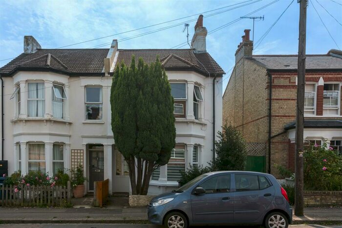 2 Bedroom Flat To Rent In Hexham Road, Barnet, EN5