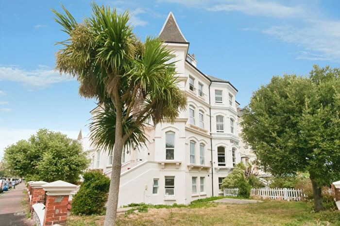 3 Bedroom Flat For Sale In Spencer Road, Eastbourne, East Sussex, BN21