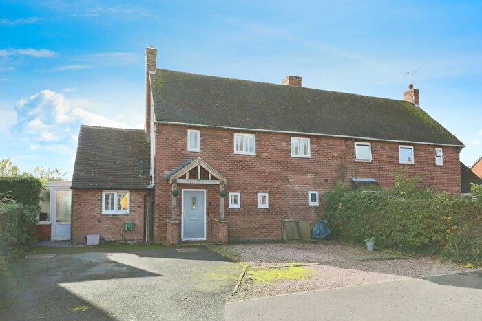 3 Bedroom Semi-Detached House For Sale In St Egwins Road, Norton, Evesham, Worcestershire, WR11