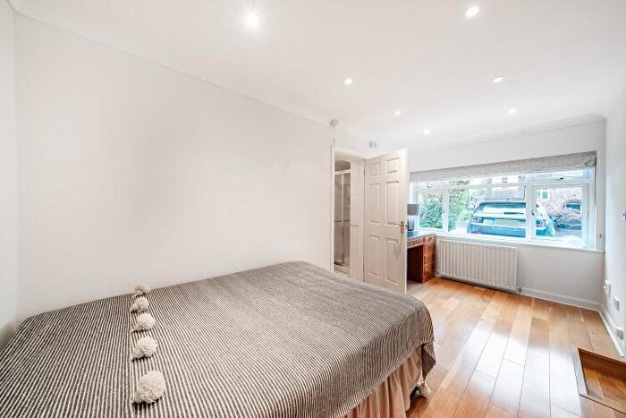 5 Bedroom House To Rent In Orchard Rise, Kingston Upon Thames, KT2