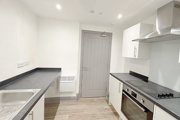 3 Bedroom Flat To Rent In Garstang Road, Preston, Lancashire, PR1