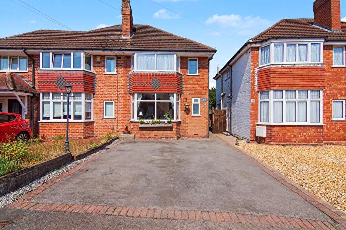 3 Bedroom Semi Detached House For Sale In Orchard Avenue, Solihull, B91