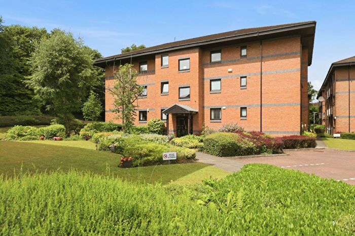 3 Bedroom Flat For Sale In Victoria Gardens, Paisley, Renfrewshire, PA2