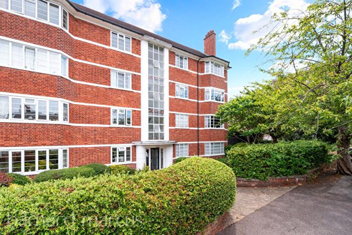 2 Bedroom Apartment For Sale In Upper Richmond Road West, East Sheen, London, SW14
