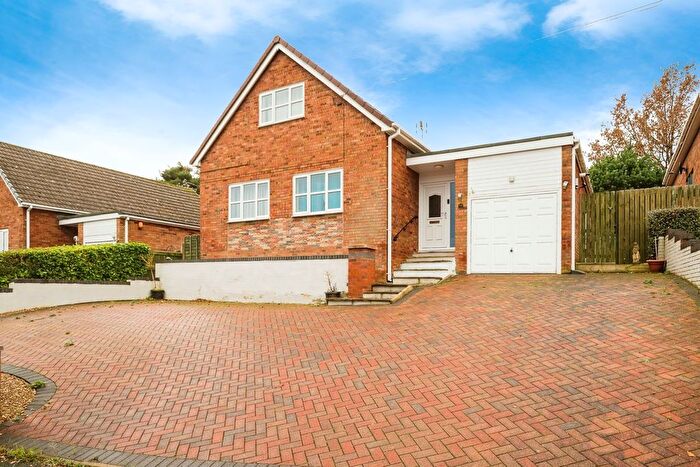 4 Bedroom Detached House For Sale In Huntsmans Corner, Wrexham, LL12