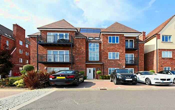 2 Bedroom Flat To Rent In Henry Darlot Drive, Mill Hill, NW7