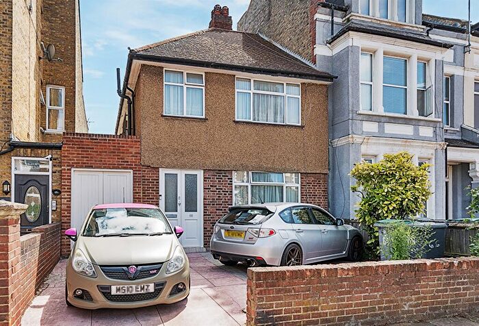 3 Bedroom Semi-Detached House For Sale In Palmerston Road, London, N22