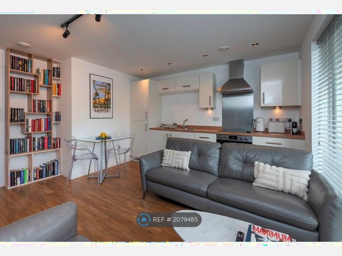 1 Bedroom Flat To Rent In Iconia House, Bromley, BR2