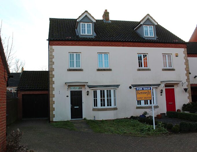 4 Bedroom Semi-Detached House For Sale In Ibbett Lane, Potton, SG19
