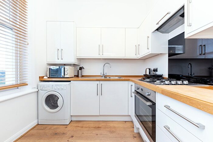 Studio To Rent In Worple Road, London, SW20