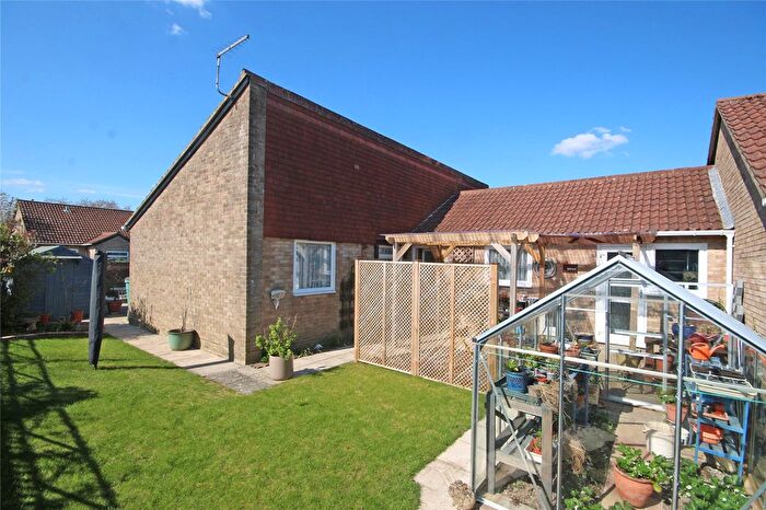 3 Bedroom Bungalow For Sale In Hatfield Court, New Milton, Hampshire, BH25