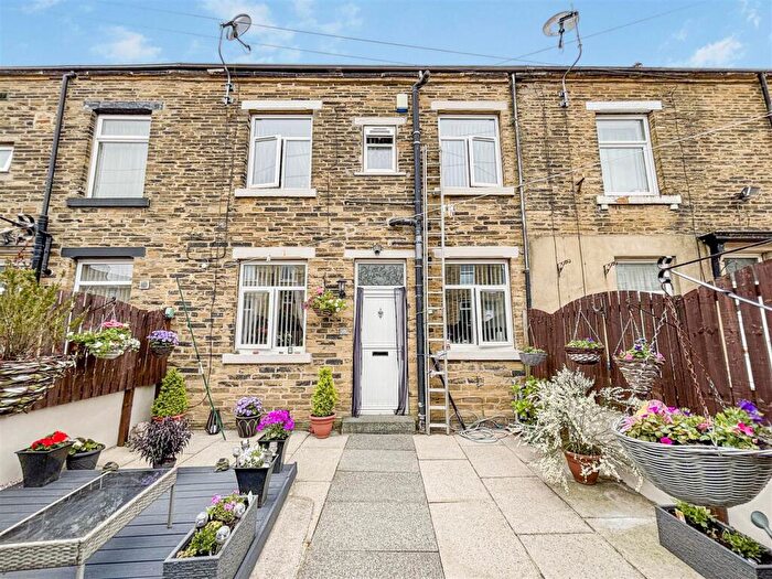 2 Bedroom Terraced House For Sale In James Street, Allerton, Bradford, BD15