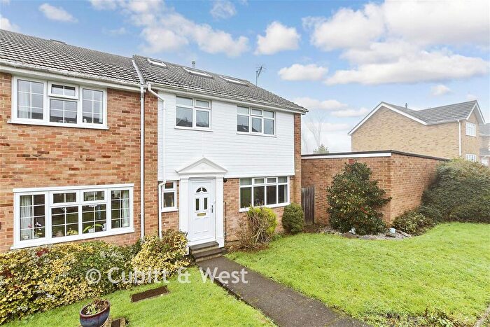 5 Bedroom End Of Terrace House For Sale In Eccles Hill, North Holmwood, Dorking, Surrey, RH5