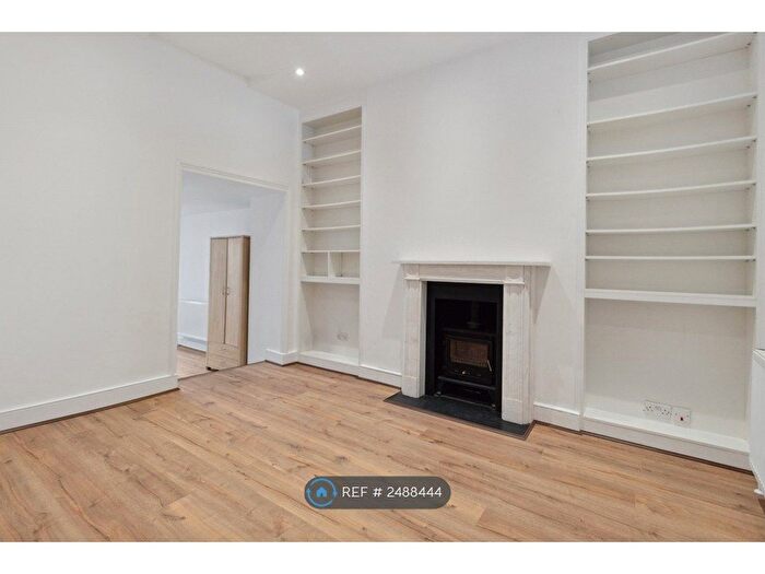 2 Bedroom Flat To Rent In Malden Road, London, NW5